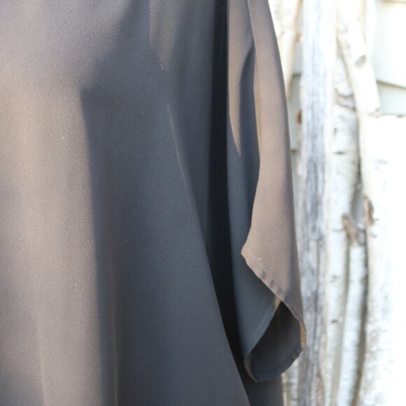 Chico's Black Sheer Georgette Center Pleat Flowy Dolman Sleeve Sz 2 - Picture 3 of 7